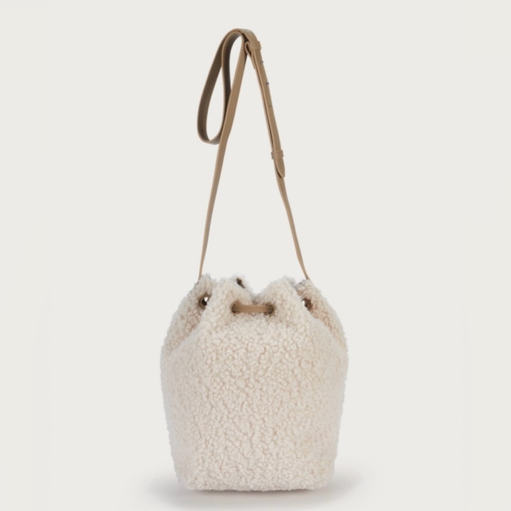 The White Company Sherpa Borg Crossbody Bucket Bag - Picture 4 of 13